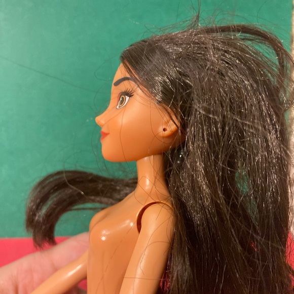 Hasbro Elena of Avalor Disney Fashion Doll - Buy 1, Get 2 FREE - Picture 3 of 7